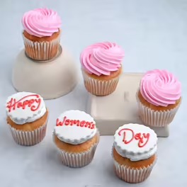 Happy Womens Day Cup Cakes